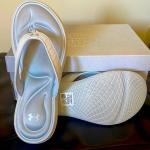 Womens Under Armour sandals size 9 barely worn